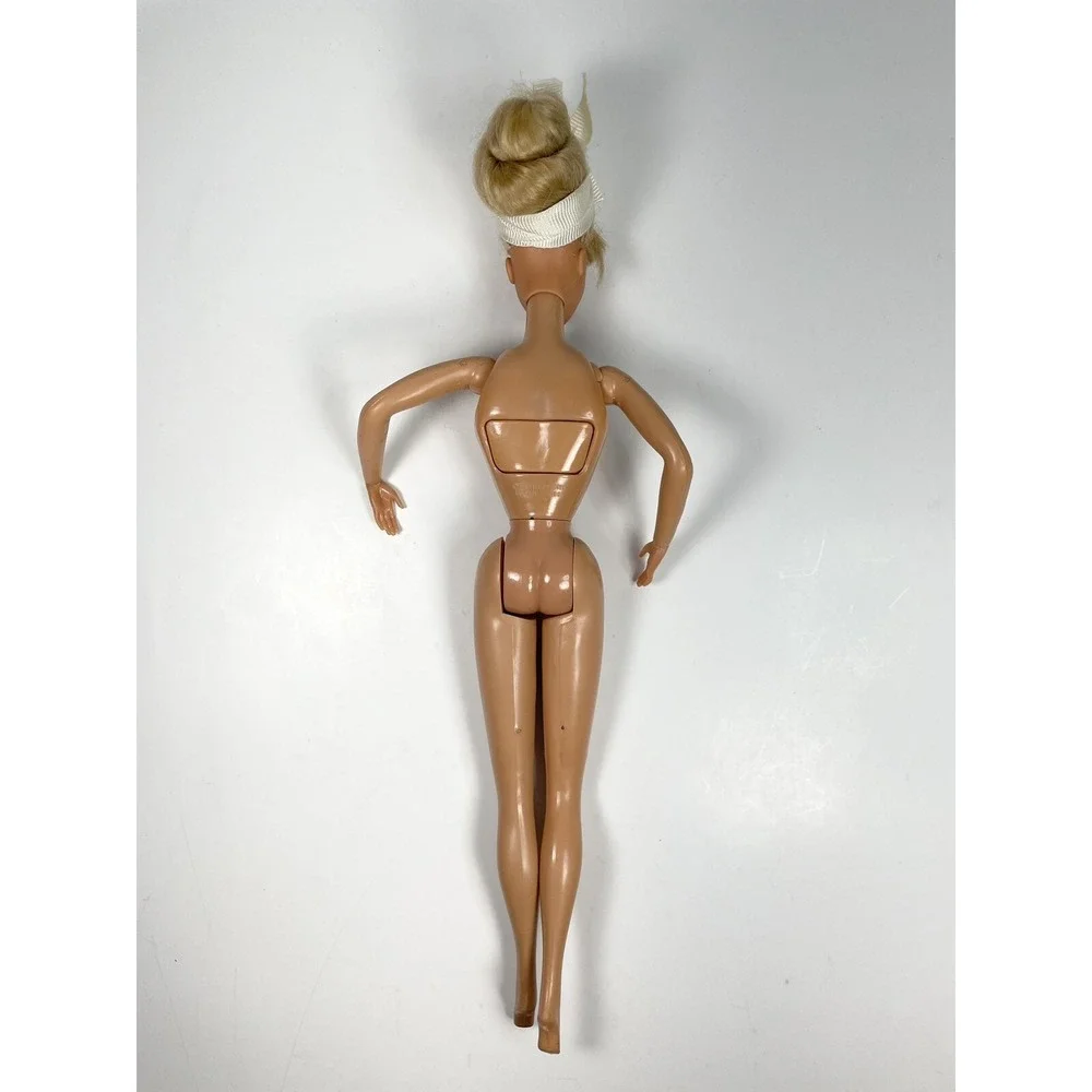 Vtg 1979 Beauty Secrets Barbie Shrugging  Home Made Clothing‎ Working Arms